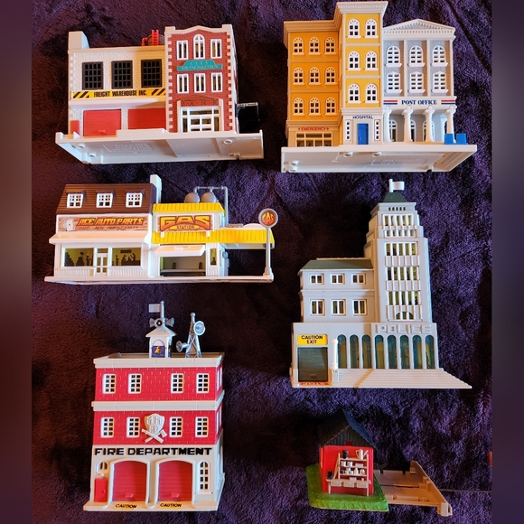 Micro Mini (6) City & Town Buildings w/Lights-Vehicle Storage Flip Open Back